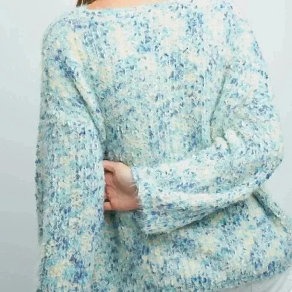 Ultra Soft V-neck Sweater - Picture 2 of 3